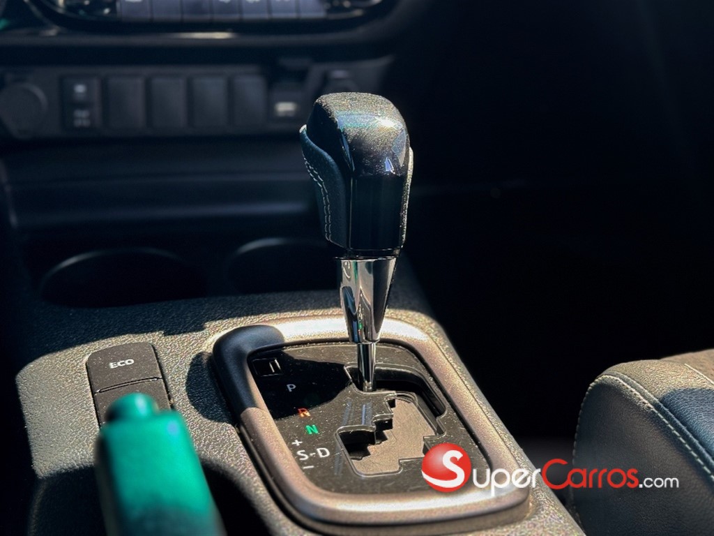 2025 Toyota Hilux GR Sport — foto 12 / 12