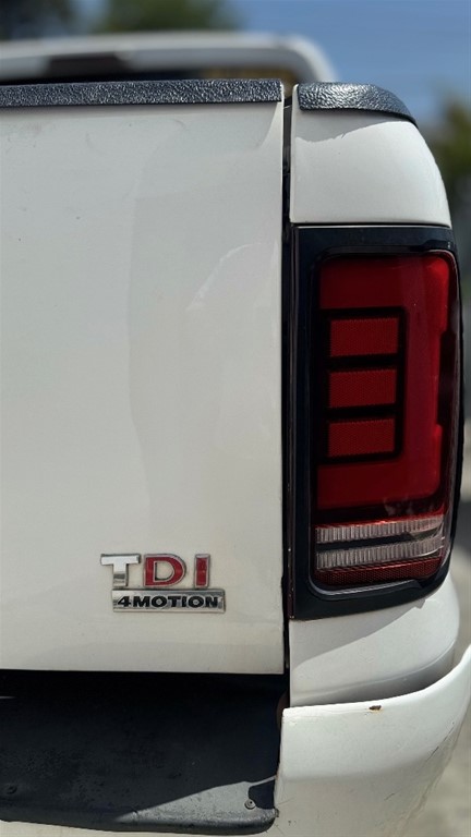 2015 Volkswagen Amarok — foto 4 / 9