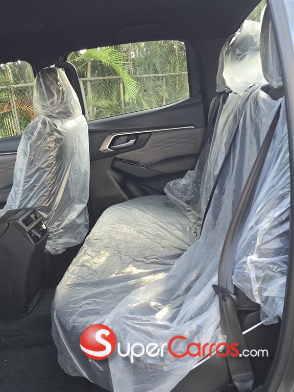 2027 Isuzu DMAX LSE — foto 7 / 8