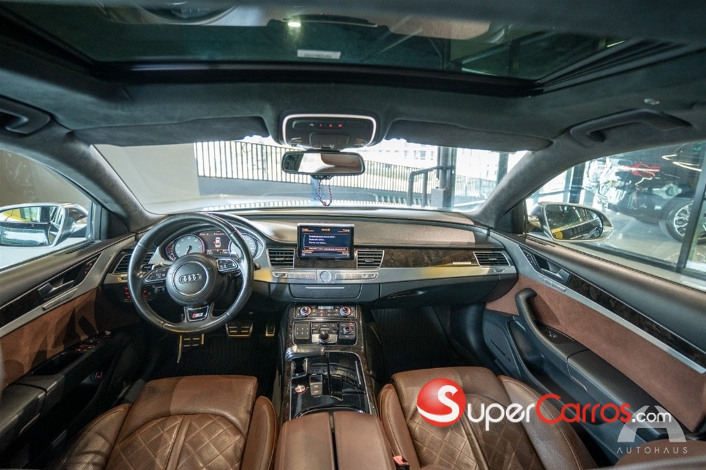 2015 Audi S8 — foto 2 / 7