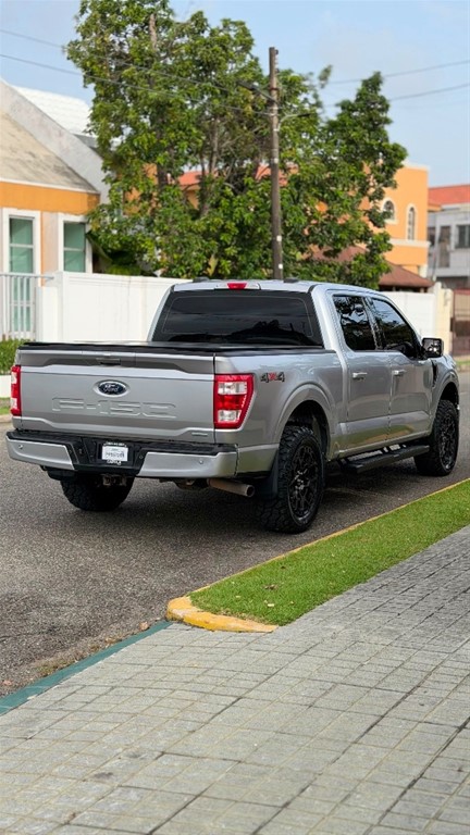 2021 Ford F 150 XLT ECOBOOST — foto 5 / 12