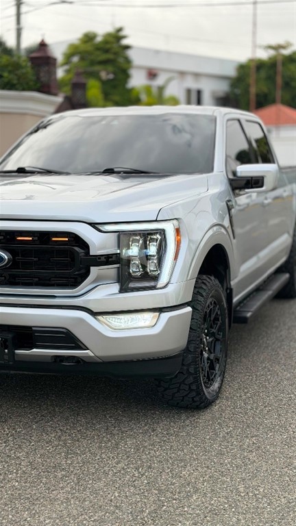 2021 Ford F 150 XLT ECOBOOST — foto 11 / 12