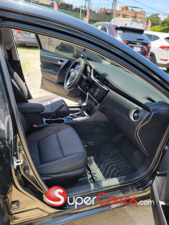 2017 Toyota Corolla LE — foto 2 / 9