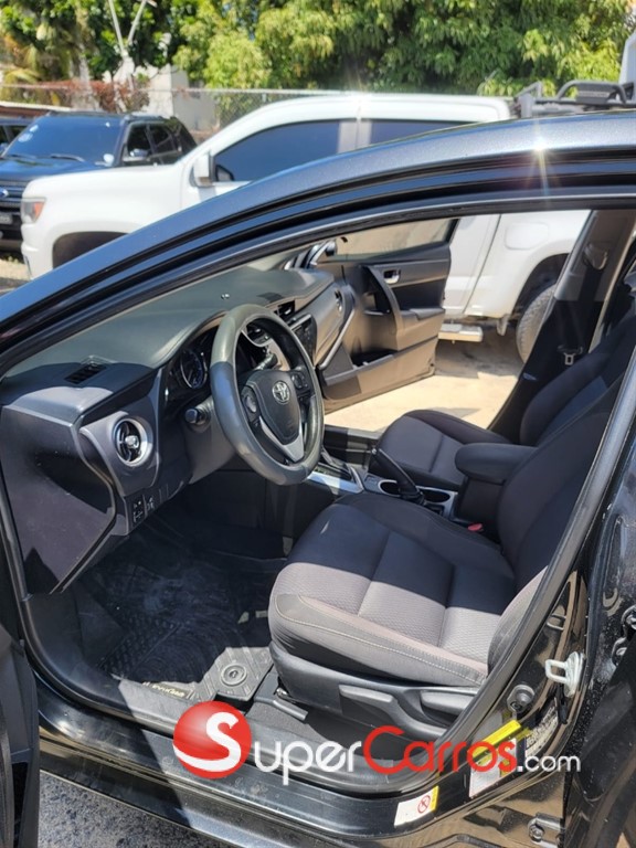 2017 Toyota Corolla LE — foto 4 / 9