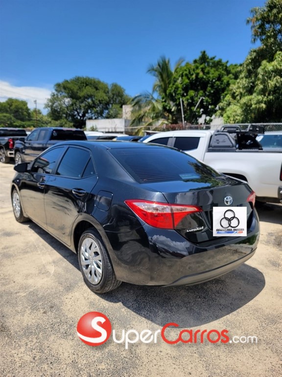 2017 Toyota Corolla LE — foto 7 / 9