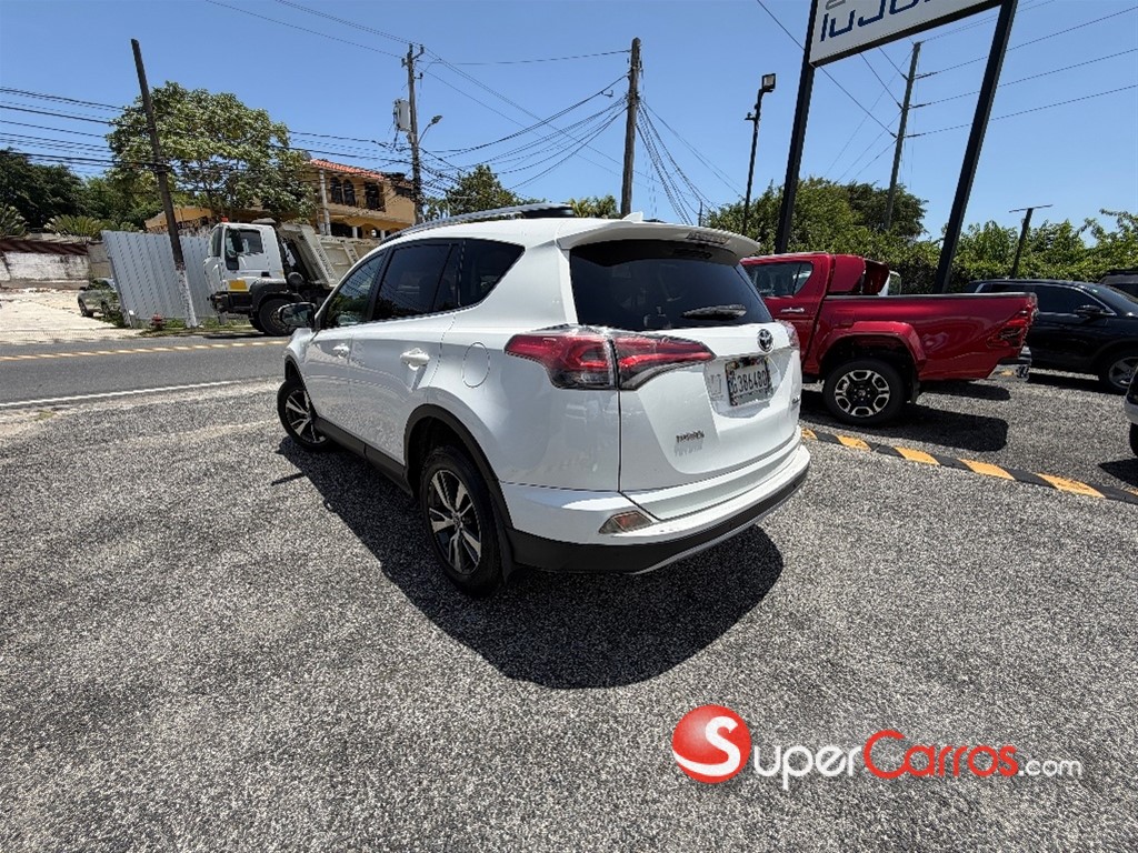 2017 Toyota RAV4 — foto 4 / 12
