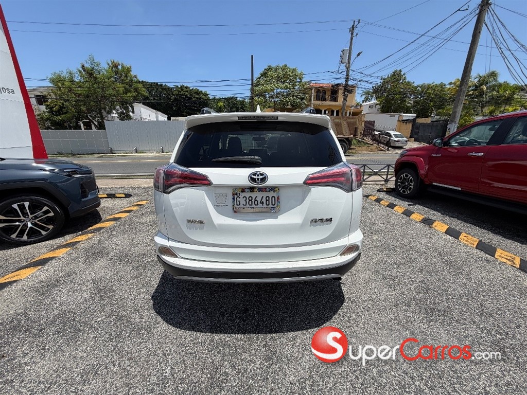 2017 Toyota RAV4 — foto 5 / 12