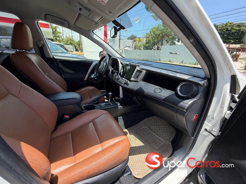 2017 Toyota RAV4 — foto 7 / 12