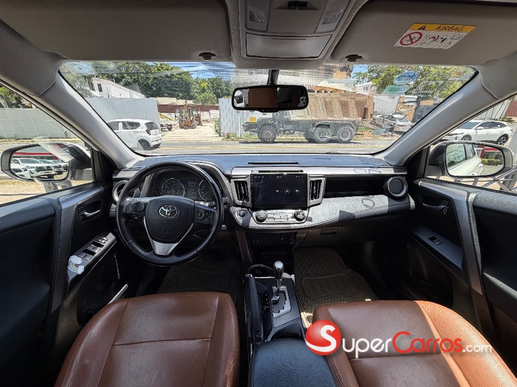 2017 Toyota RAV4 — foto 9 / 12