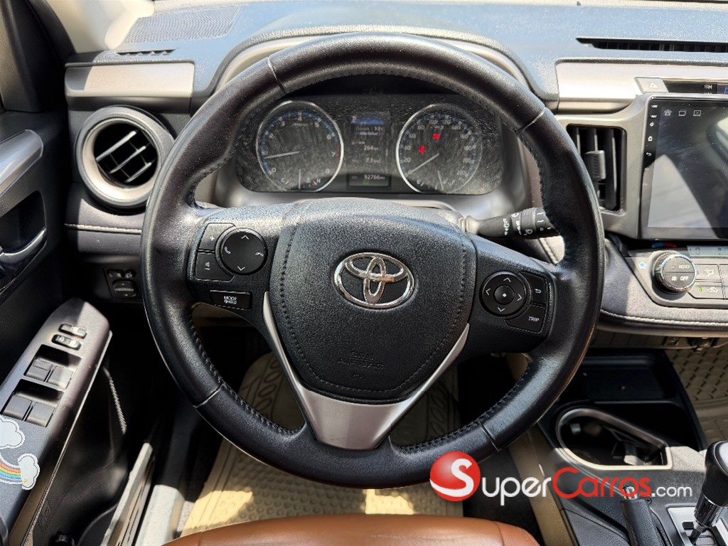 2017 Toyota RAV4 — foto 10 / 12
