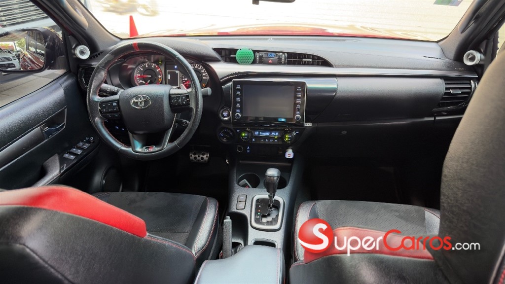 2024 Toyota Hilux GR Sport — foto 8 / 12