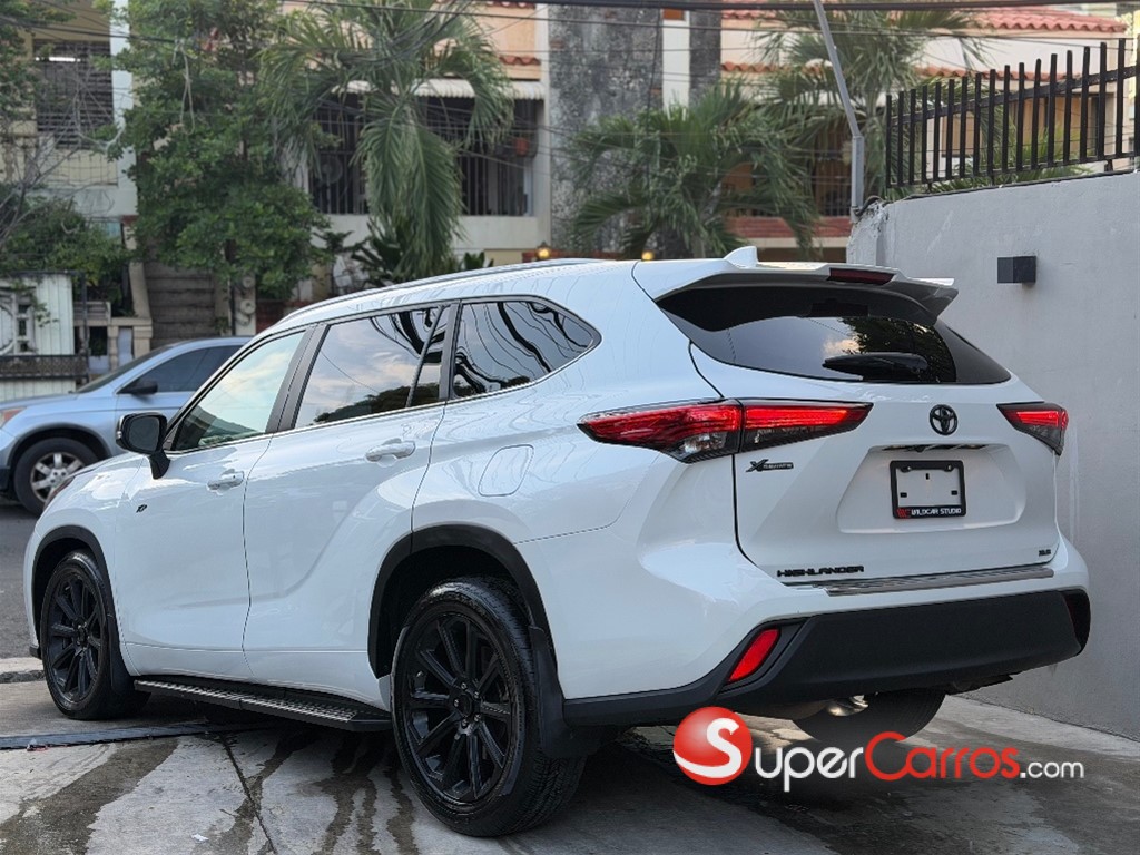2023 Toyota Highlander XLE — foto 4 / 10