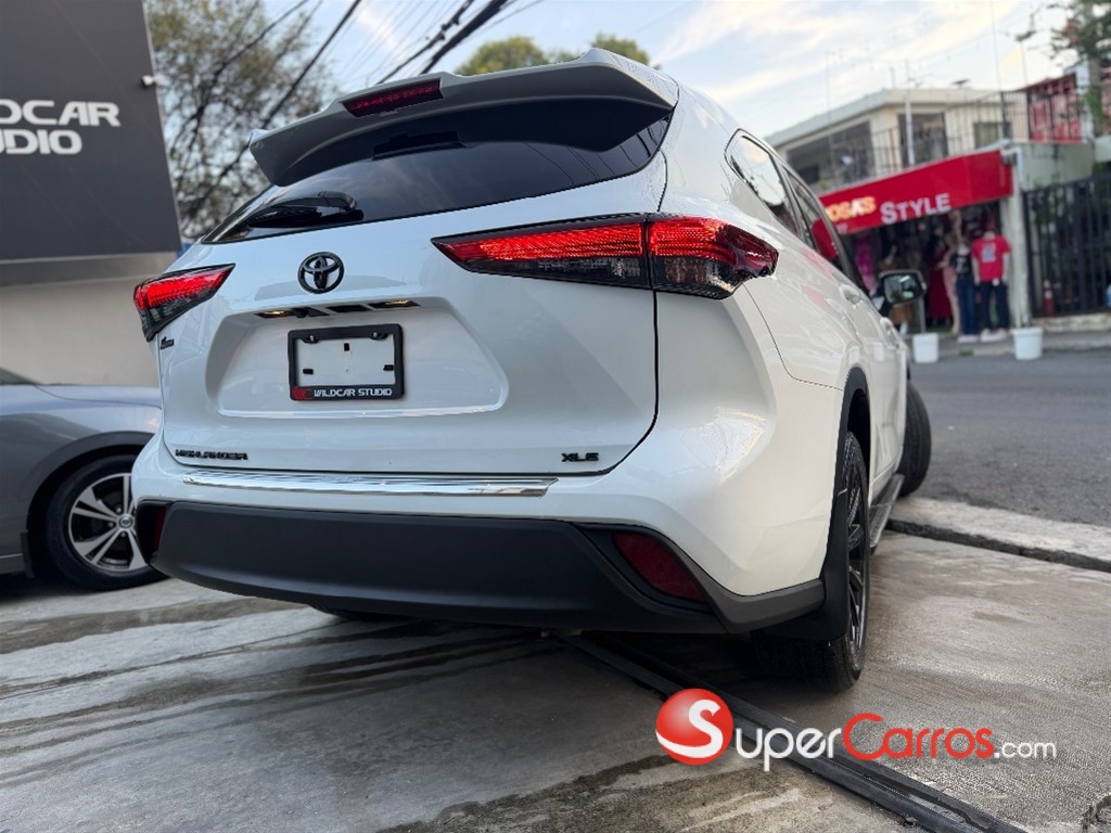 2023 Toyota Highlander XLE — foto 6 / 10