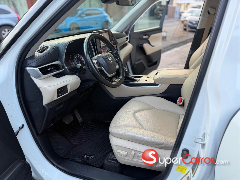 2023 Toyota Highlander XLE — foto 8 / 10
