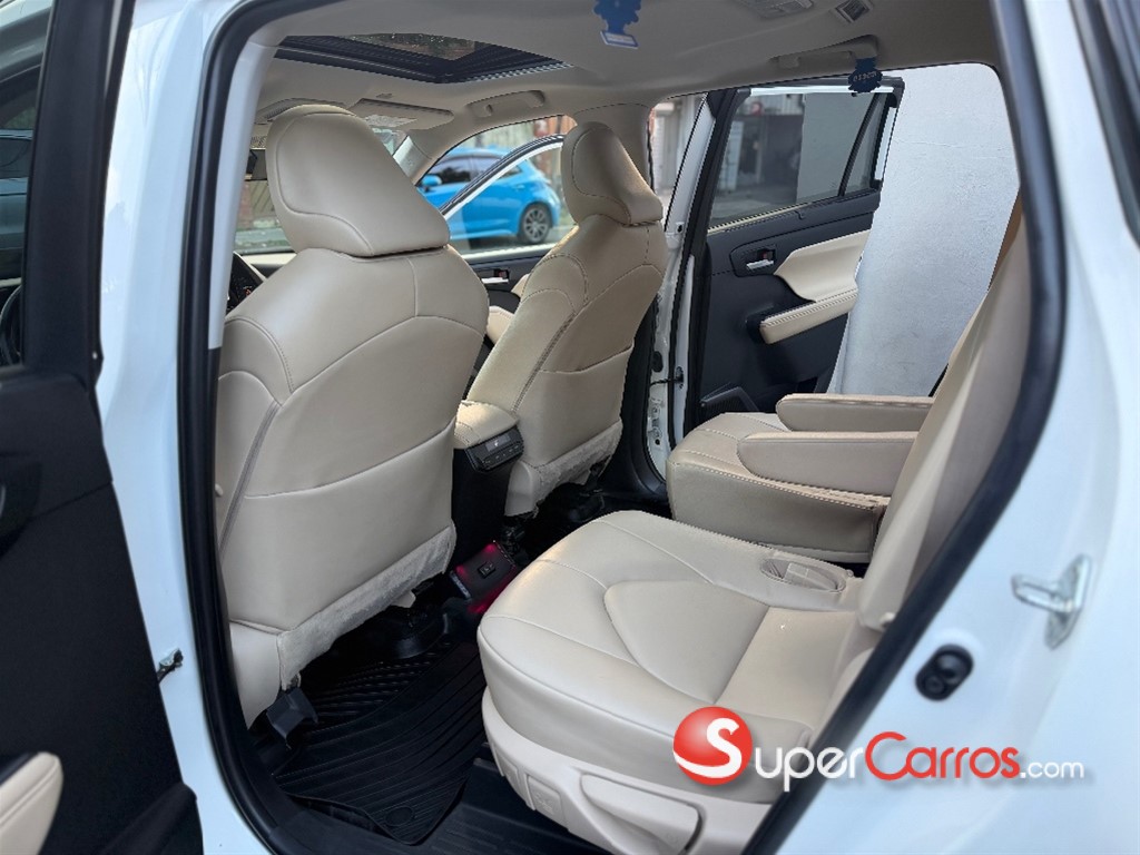 2023 Toyota Highlander XLE — foto 9 / 10