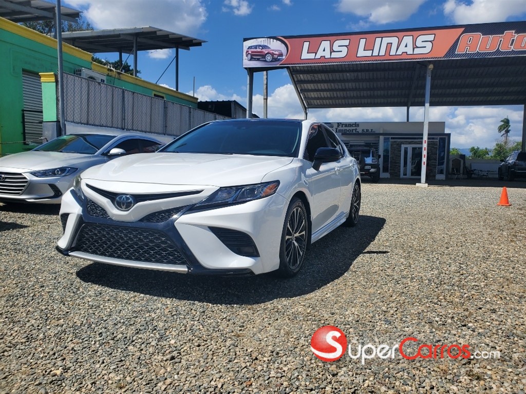 2018 Toyota Camry SE