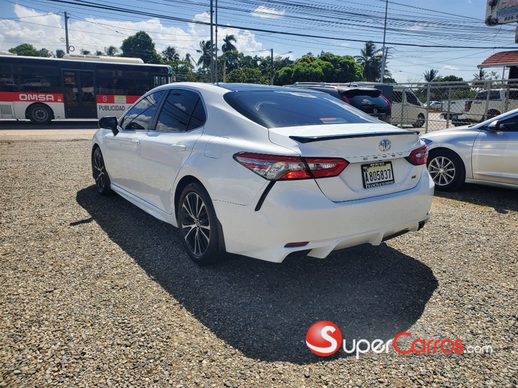2018 Toyota Camry SE — foto 10 / 12