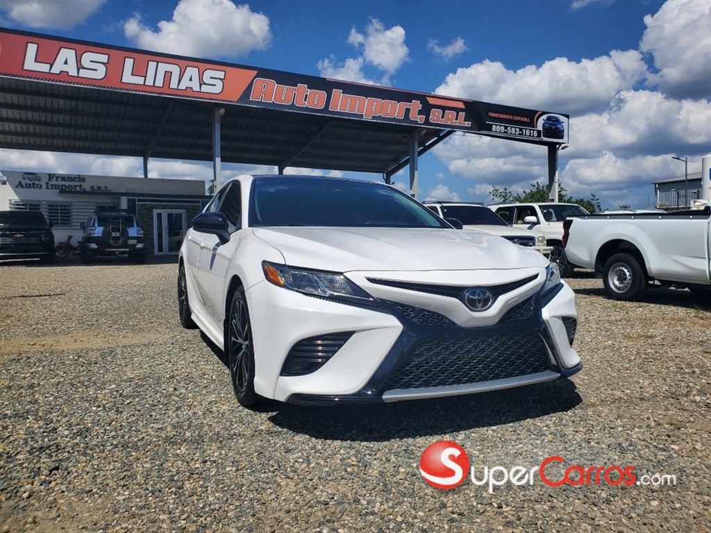 2018 Toyota Camry SE — foto 11 / 12