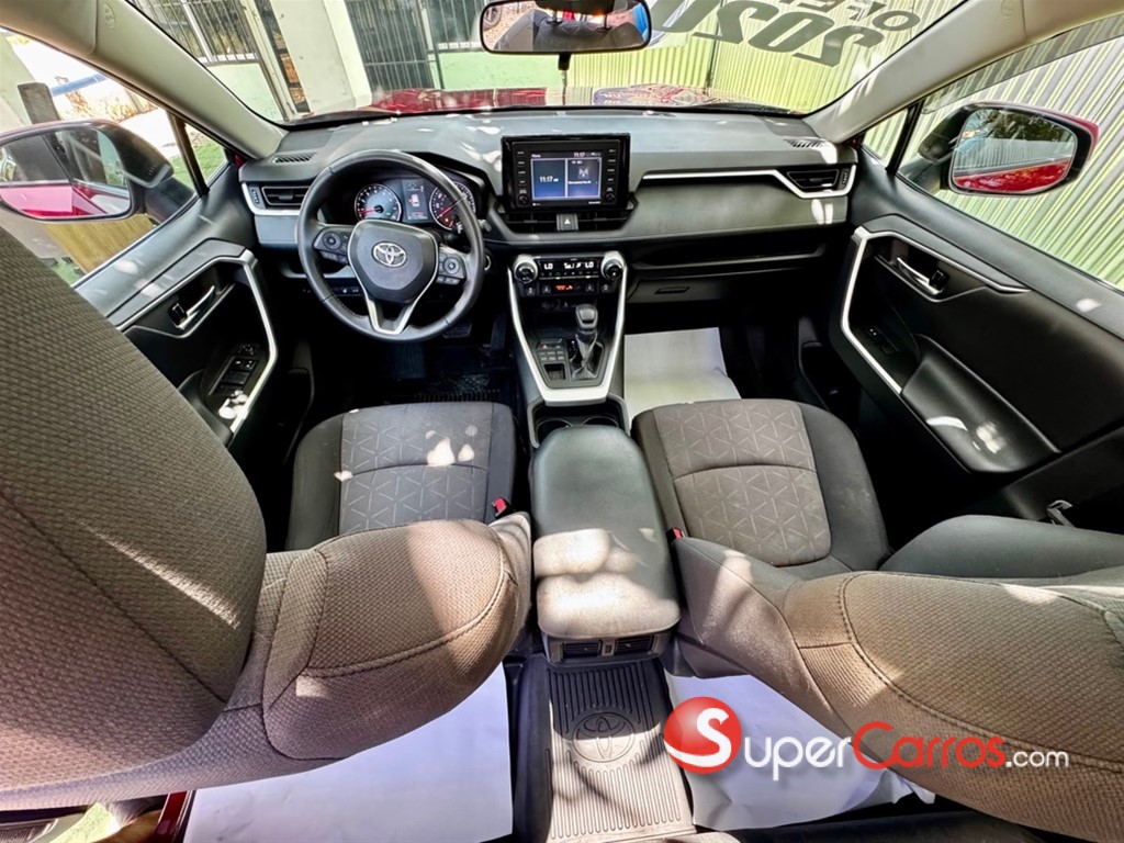 2020 Toyota RAV4 XLE — foto 7 / 10