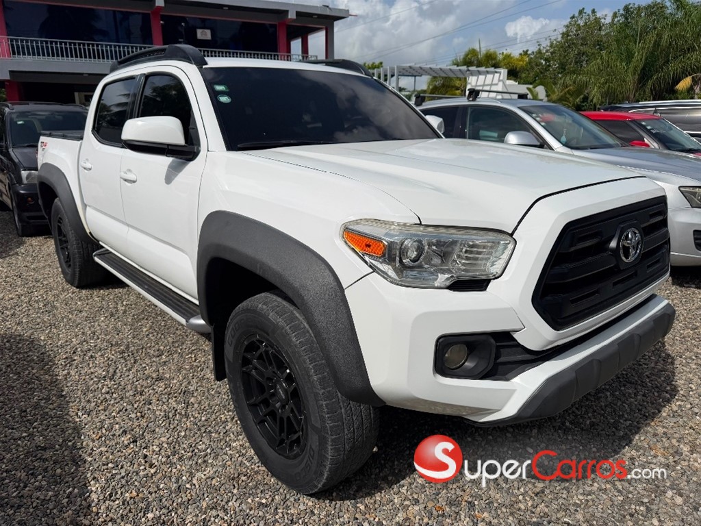 2017 Toyota Tacoma SR — foto 2 / 10