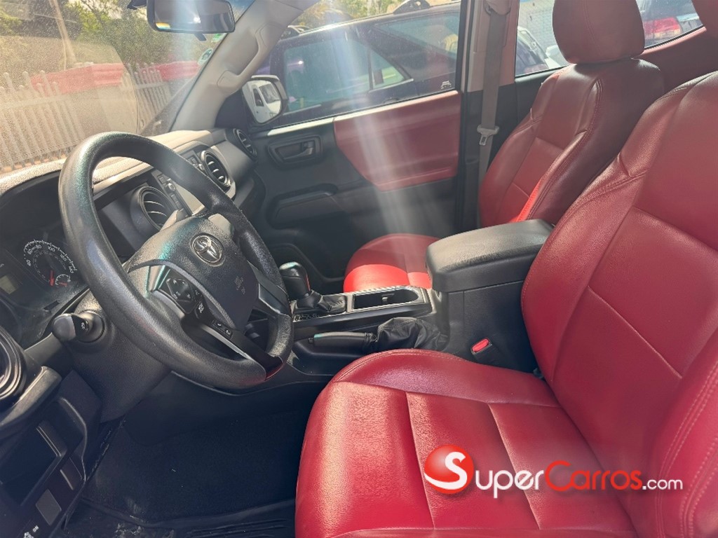 2017 Toyota Tacoma SR — foto 4 / 10