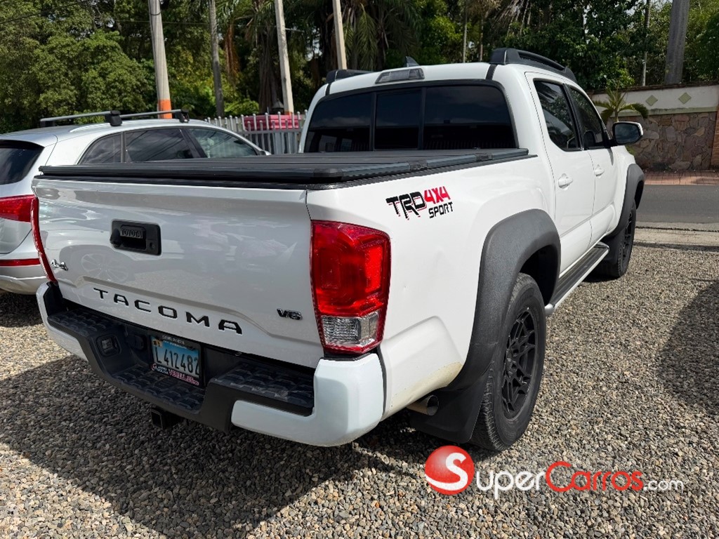 2017 Toyota Tacoma SR — foto 6 / 10
