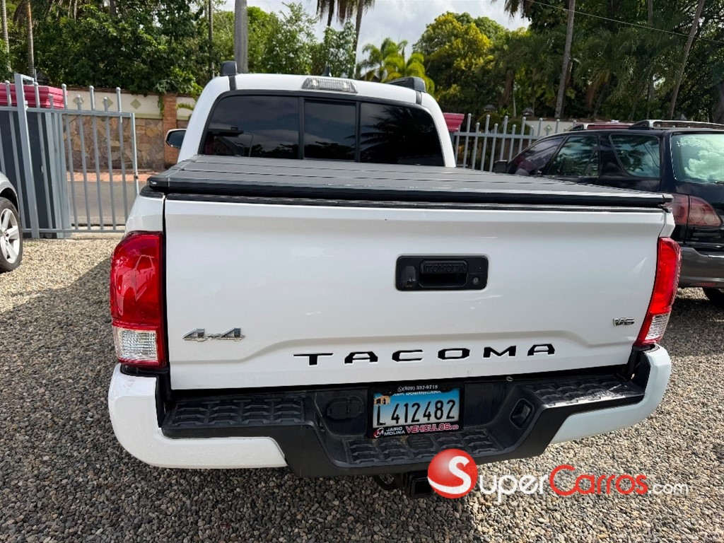 2017 Toyota Tacoma SR — foto 7 / 10