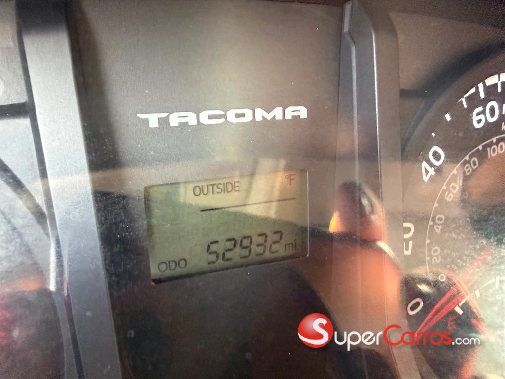 2017 Toyota Tacoma SR — foto 9 / 10