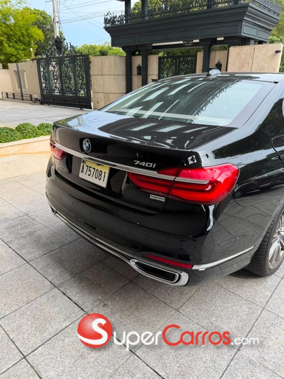 2017 BMW Serie 7 740i — foto 3 / 12