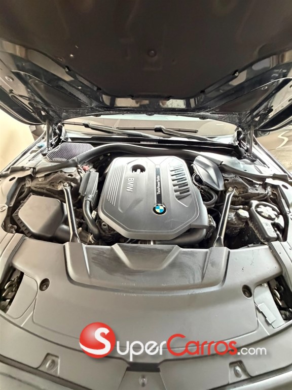 2017 BMW Serie 7 740i — foto 5 / 12
