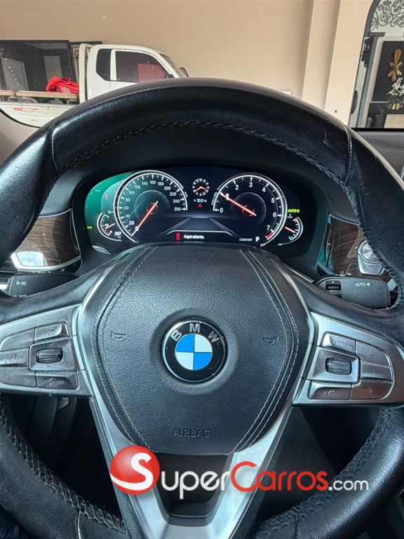 2017 BMW Serie 7 740i — foto 8 / 12