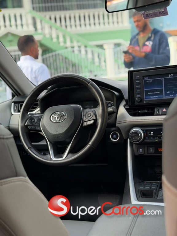 2021 Toyota RAV4 XLE Premium — foto 6 / 7