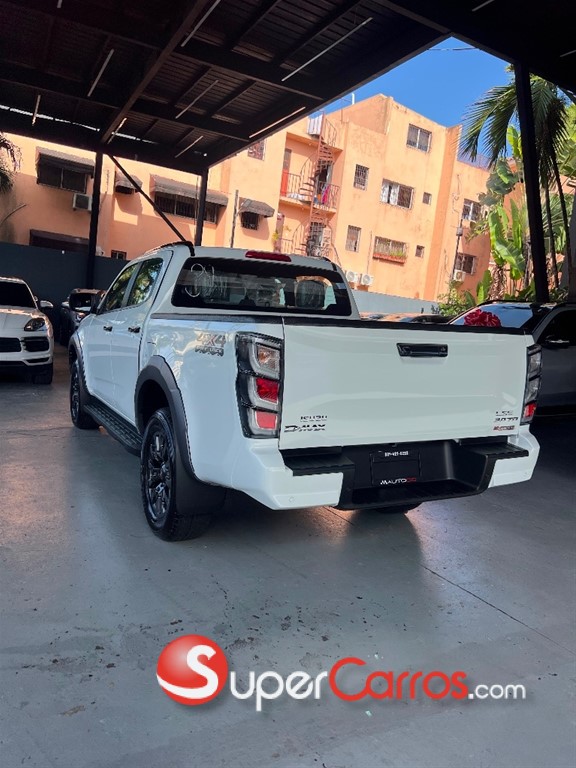 2027 Isuzu DMAX — foto 9 / 10