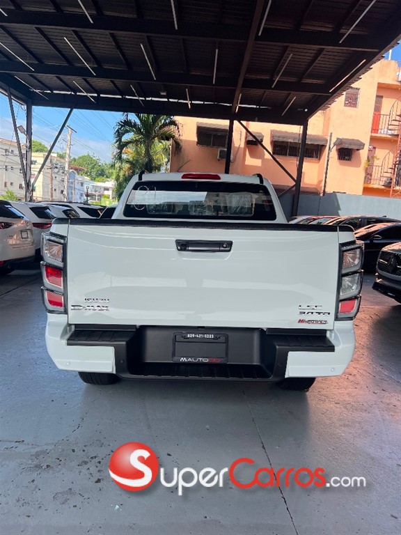 2027 Isuzu DMAX — foto 10 / 10