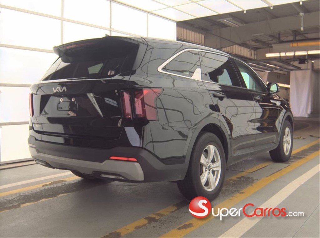 2024 Kia Sorento LX — foto 2 / 7