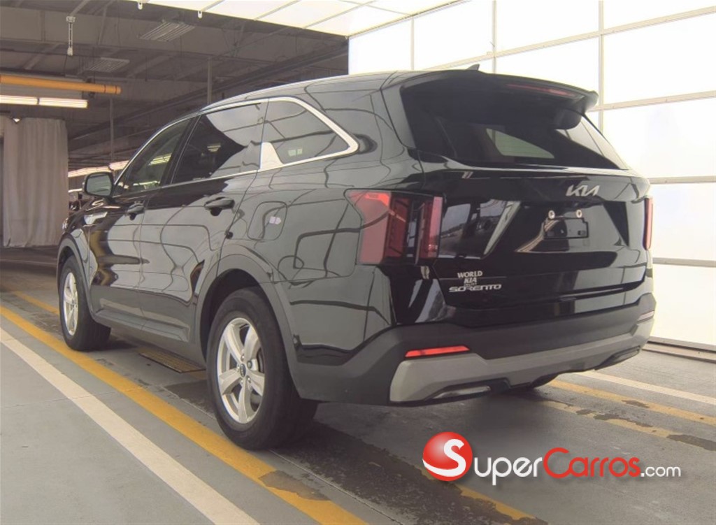2024 Kia Sorento LX — foto 3 / 7
