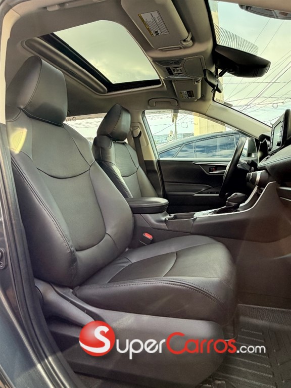 2022 Toyota RAV4 XLE Premium — foto 8 / 12