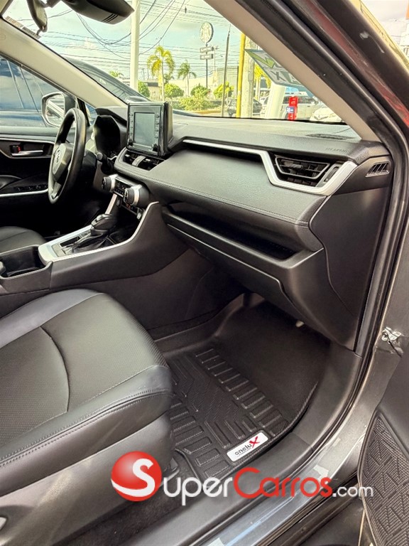 2022 Toyota RAV4 XLE Premium — foto 9 / 12