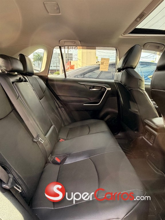 2022 Toyota RAV4 XLE Premium — foto 10 / 12