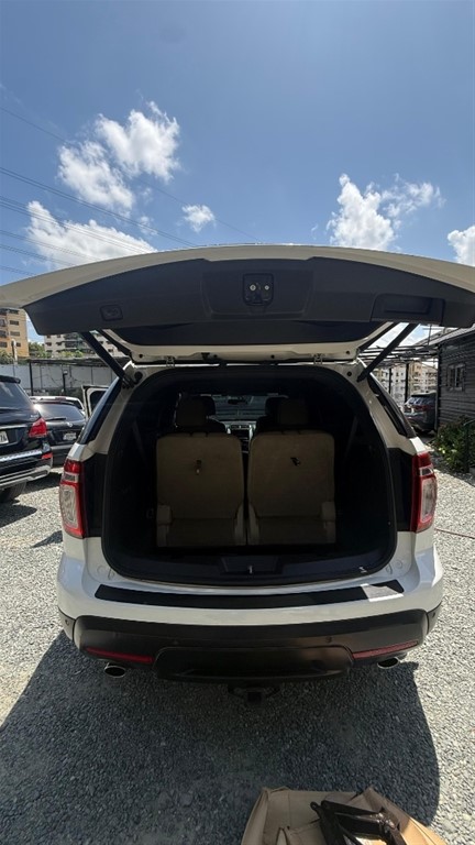 2014 Ford Explorer Limited — foto 7 / 10