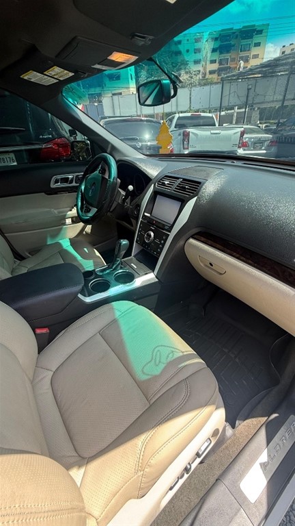 2014 Ford Explorer Limited — foto 9 / 10