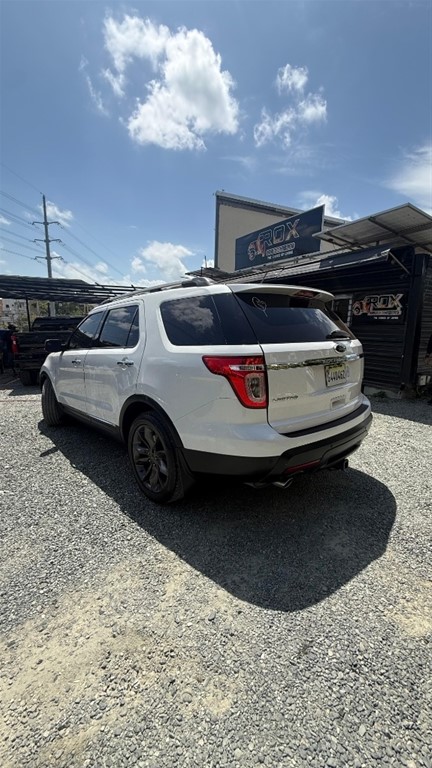 2014 Ford Explorer Limited — foto 10 / 10