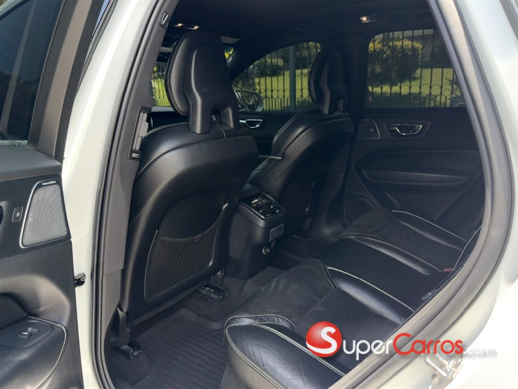2018 Volvo XC60 T6 R Design — foto 8 / 12