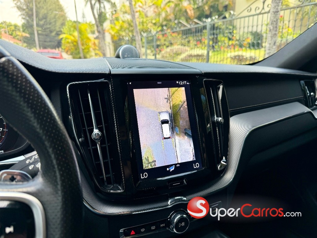 2018 Volvo XC60 T6 R Design — foto 11 / 12