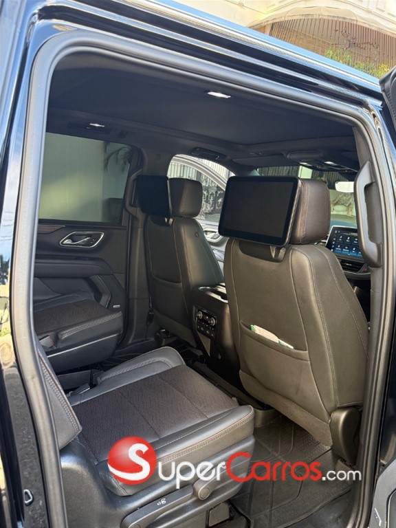 2023 Chevrolet Suburban Highcountry — foto 6 / 9