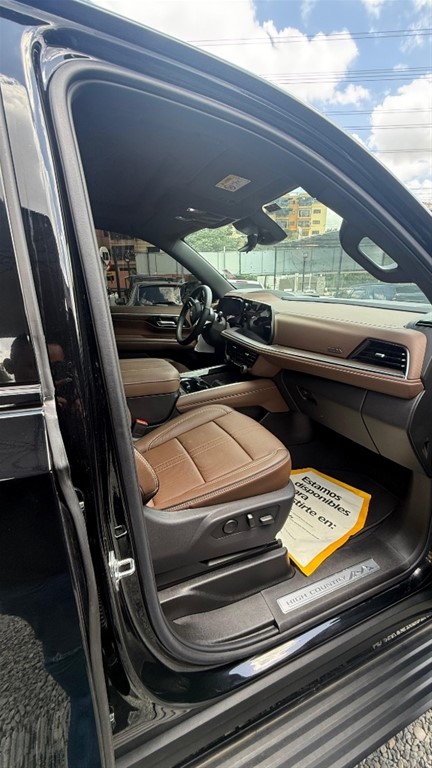 2025 Chevrolet Tahoe Highcountry Duramax — foto 2 / 8