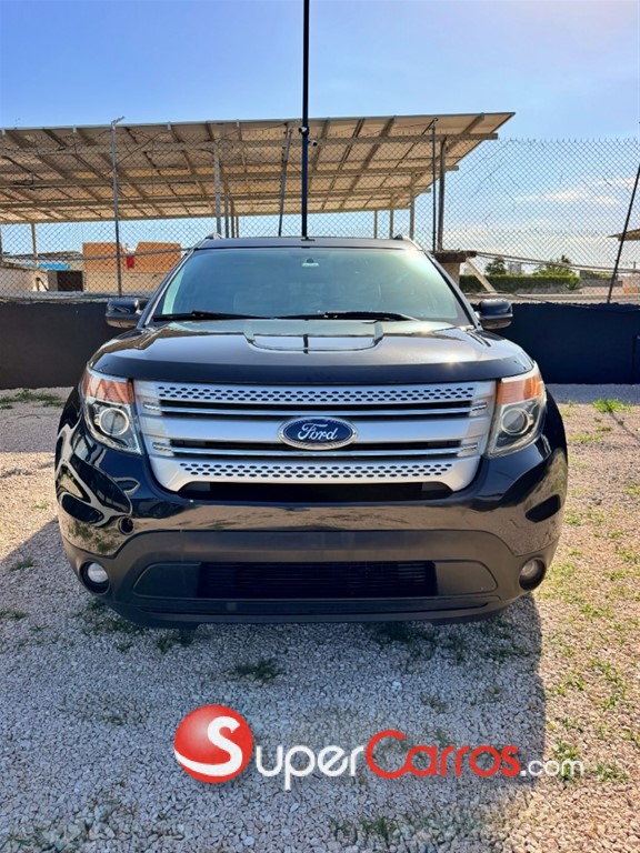 2015 Ford Explorer XLT — foto 2 / 12