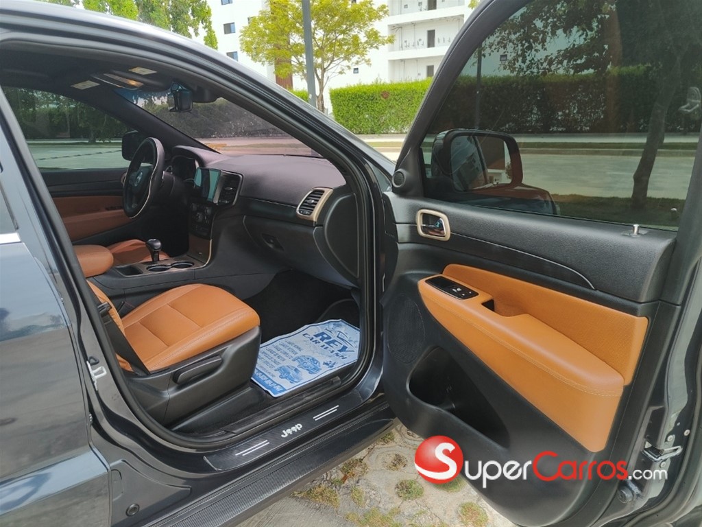 2014 Jeep Grand Cherokee Laredo — foto 6 / 10