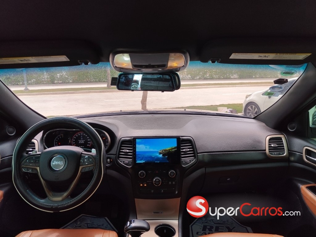 2014 Jeep Grand Cherokee Laredo — foto 9 / 10