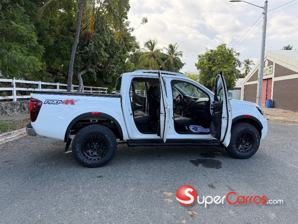 2021 Nissan Frontier — foto 6 / 12